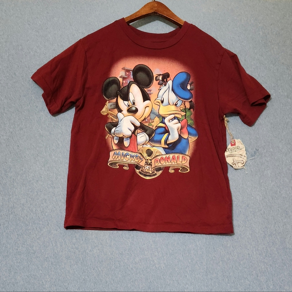 Micky & Donald maroon character tee shirt. Size large